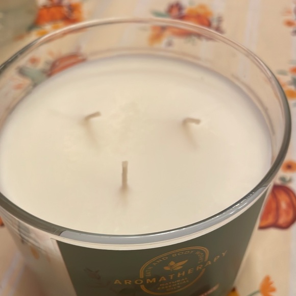 Bath and Body works Aromatherapy Stress relief scented candle 3 wick new - Picture 2 of 4